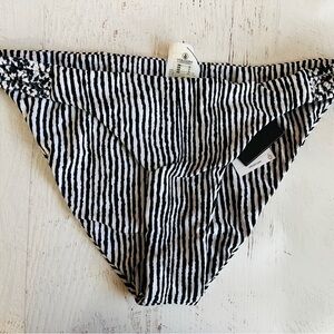 Women’s Volcom Stripe Away Bikini Bottoms, Medium, NWT